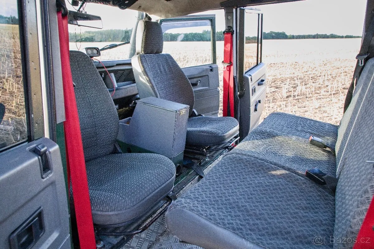 Land Rover Defender 1999 photo 5