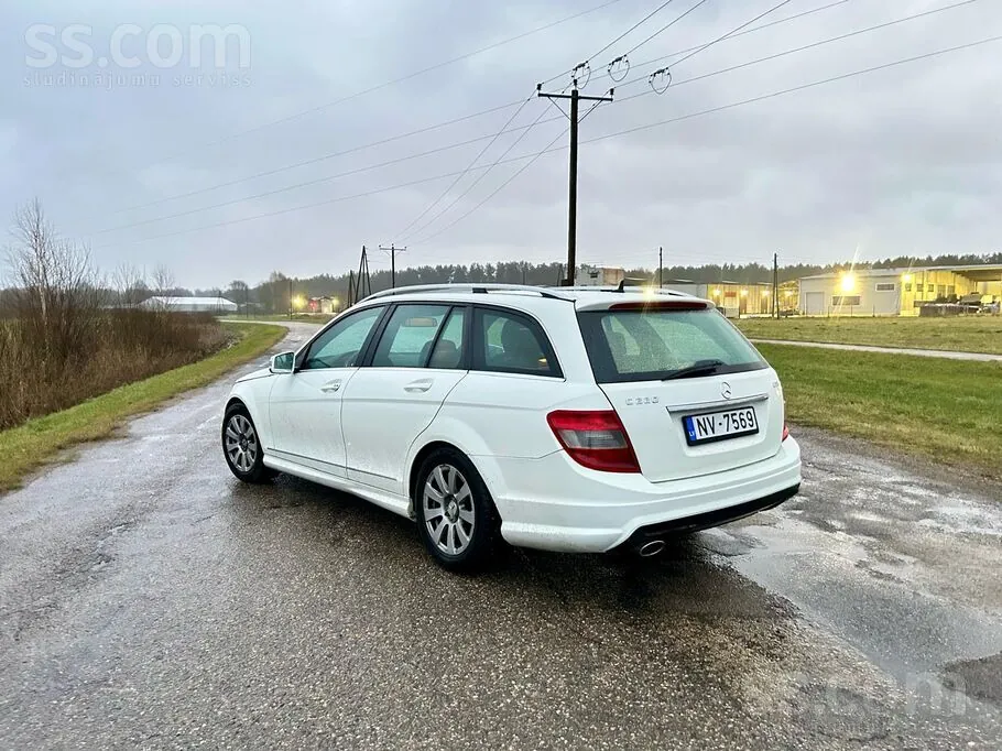 Mercedes-Benz C220 2009 photo 2