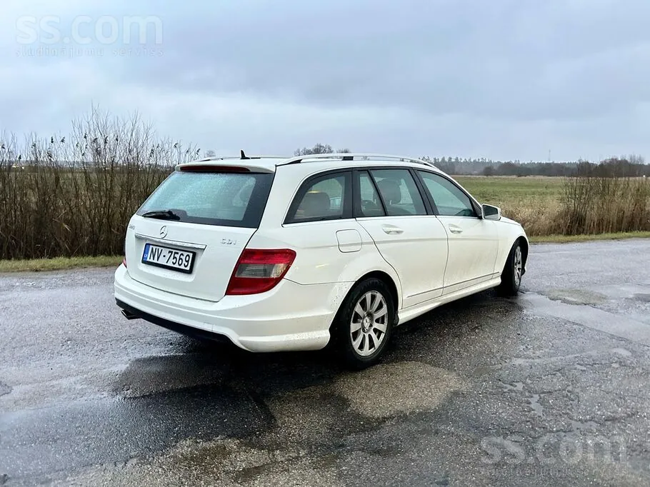 Mercedes-Benz C220 2009 photo 3