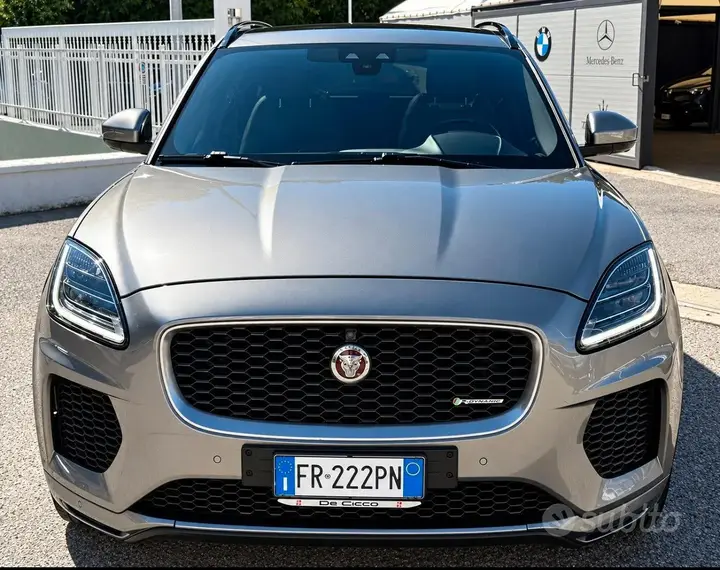 Jaguar E-Pace 2018 photo 2