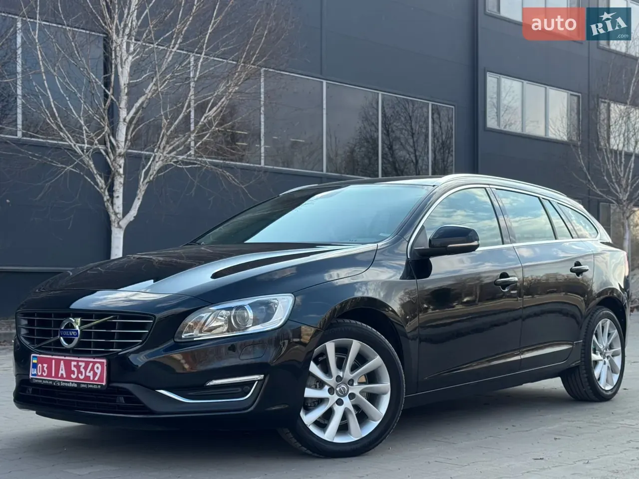 Volvo V60 2015 photo 2