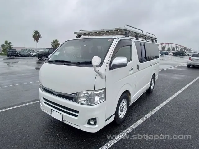 Toyota Regius Ace 2012 photo 2