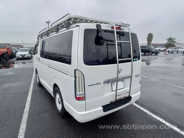 Toyota Regius Ace 2012 photo 3