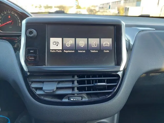 Peugeot 208 2019 photo 5