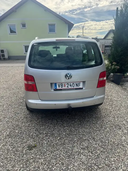 Volkswagen Touran 2006 photo 3