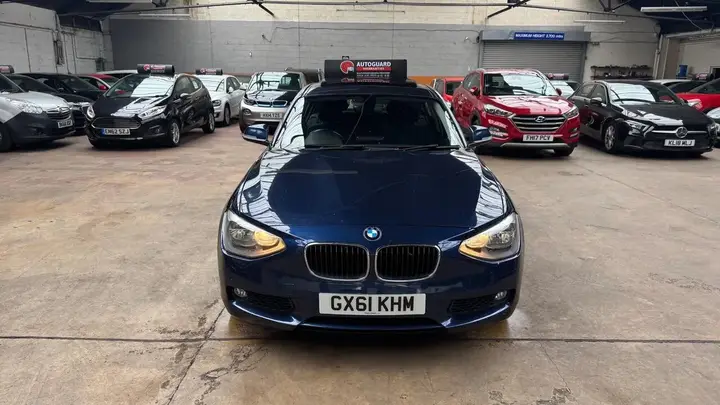 BMW 1 Series 2011 photo 2