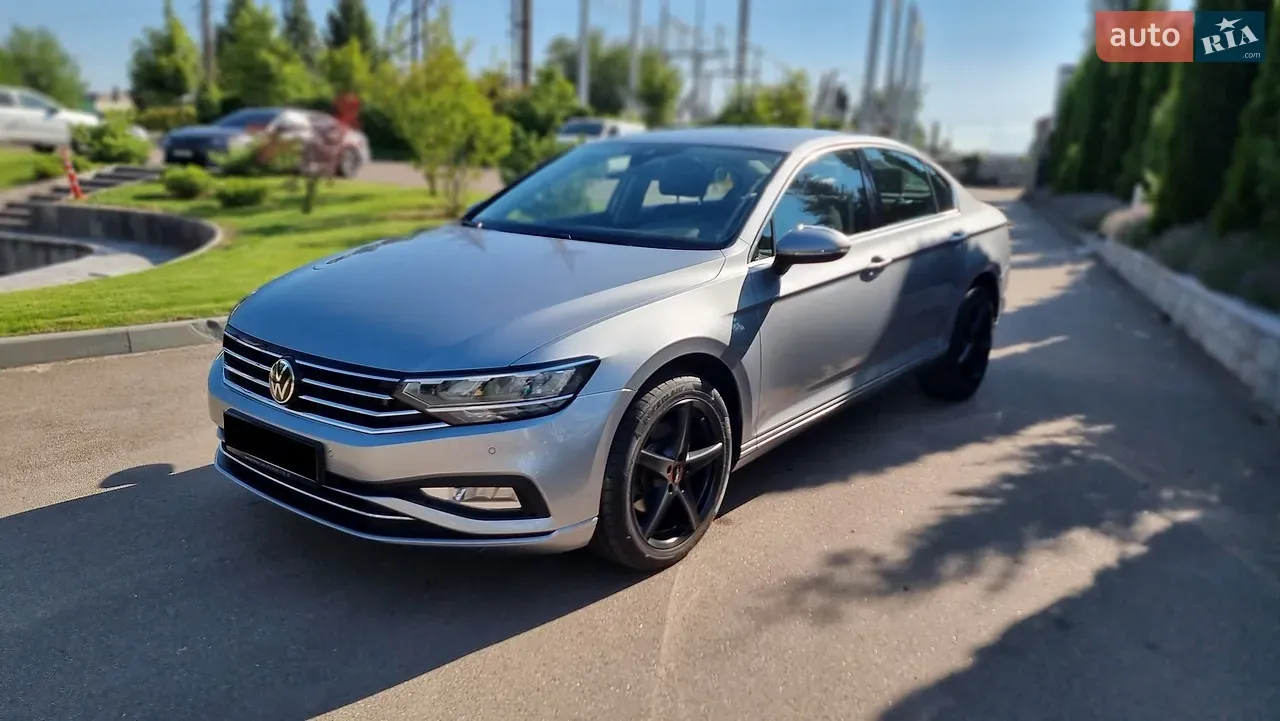 Volkswagen Passat 2022 photo 2