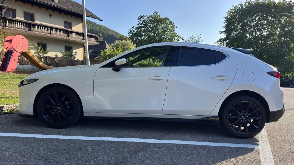 Mazda Mazda3 2019 photo 2