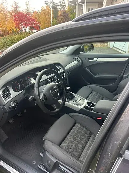 Audi A4 2011 photo 5