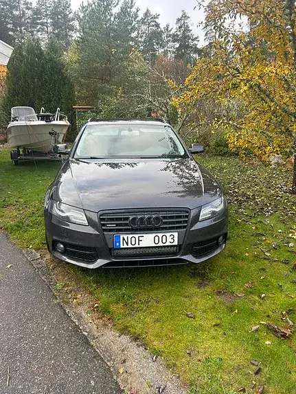 Audi A4 2011 photo 2