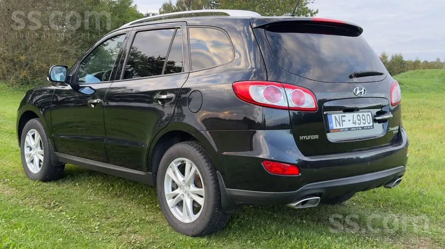 Hyundai Santa Fe 2011 photo 3
