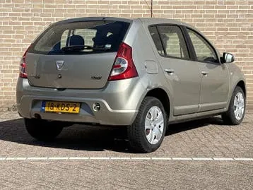 Dacia Sandero 2009 photo 2