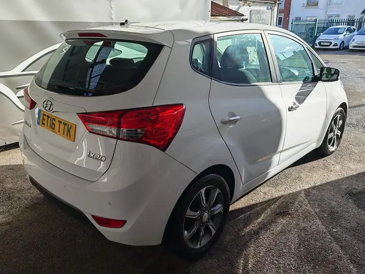 Hyundai Ix20 2016 photo 5