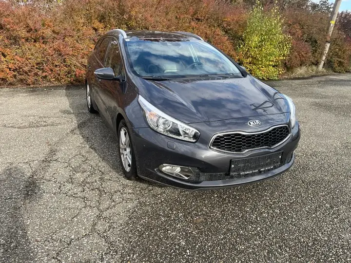 Kia Ceed 2012 photo 3