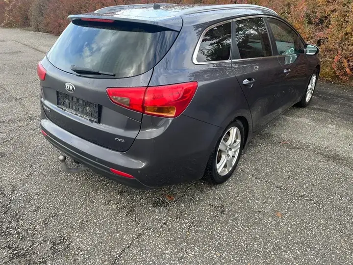 Kia Ceed 2012 photo 2