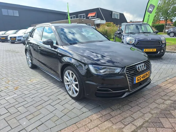 Audi A3 2015 photo 2