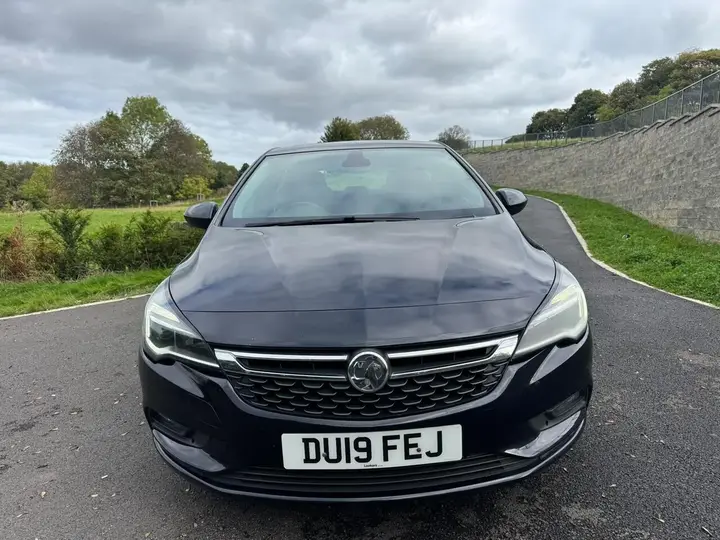 Vauxhall Astra 2019 photo 2