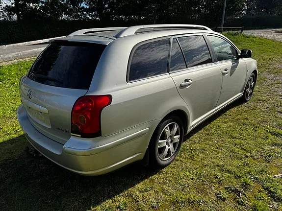 Toyota Avensis 2006 photo 4
