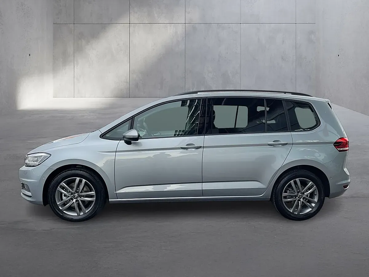 Volkswagen Touran 2026 photo 2