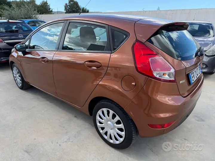 Ford Fiesta 2013 photo 2
