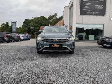 Volkswagen T-Roc 2023 photo 2