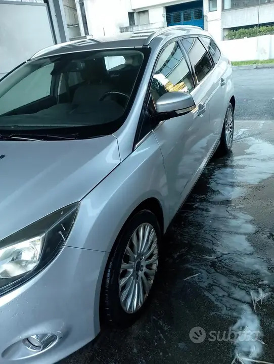 Ford Focus Sw 2012 photo 2