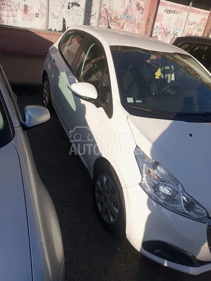 Peugeot 208 2019 photo 3