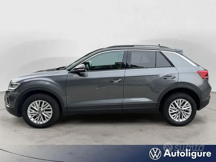 Volkswagen T-Roc 2023 photo 2