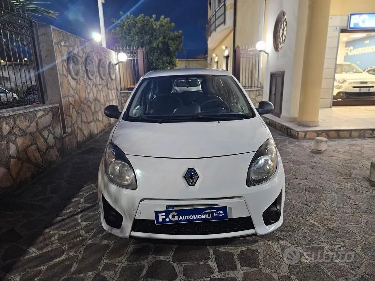 Renault Twingo 2010 photo 2