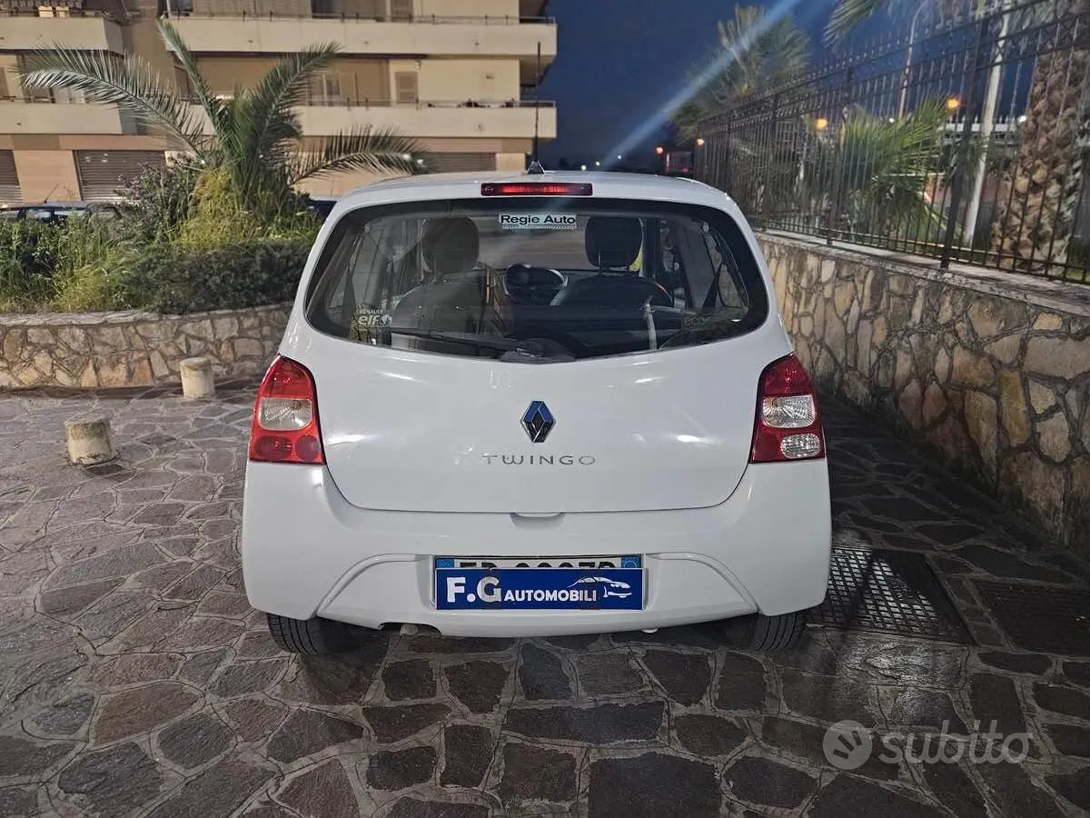 Renault Twingo 2010 photo 5