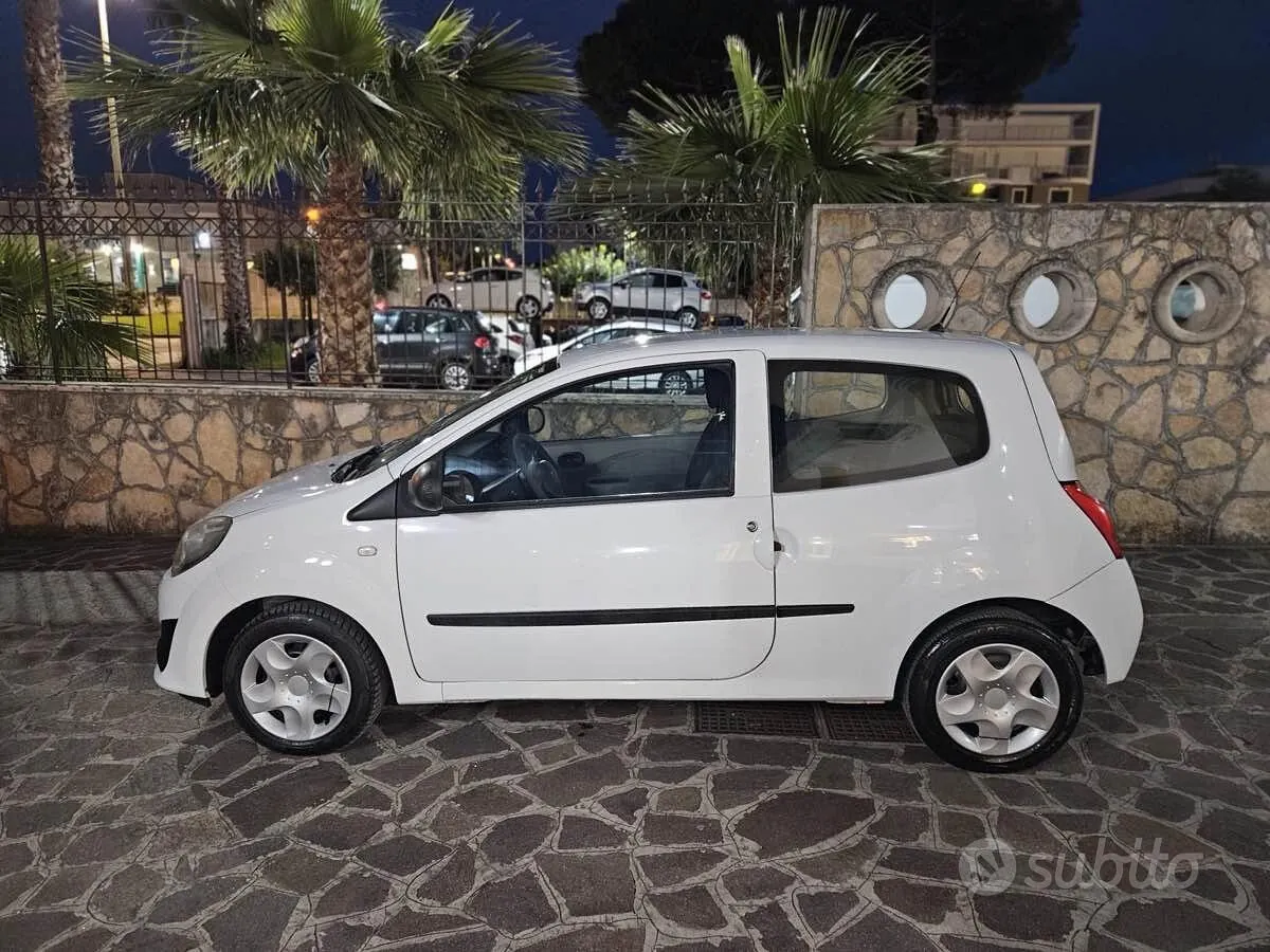 Renault Twingo 2010 photo 4