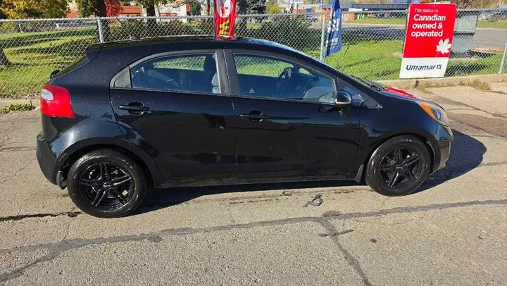 Kia Rio 2013 photo 4