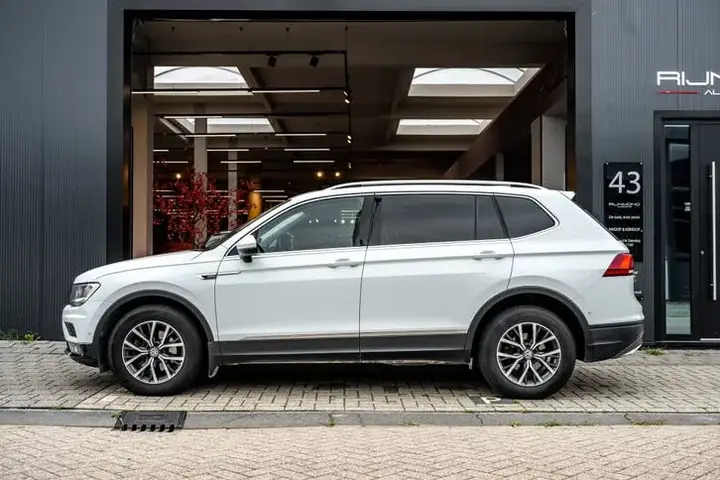 Volkswagen Tiguan 2018 photo 2