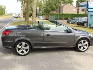 Opel Astra 2010 photo 3