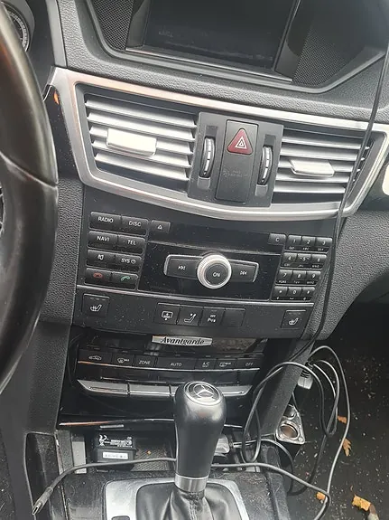 Mercedes-Benz E200 D 2011 photo 5