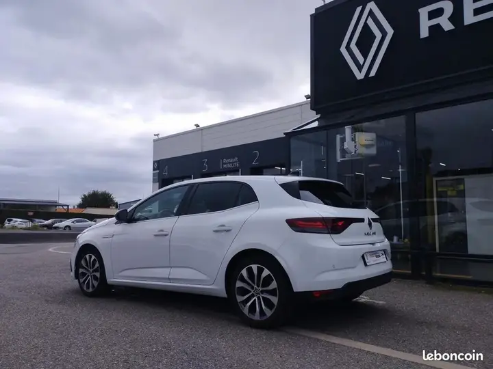 Renault Megane 2024 photo 2