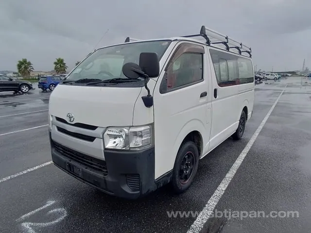 Toyota Regiusace 2014 photo 2