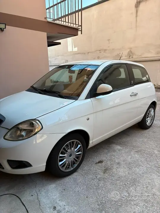 Lancia Ypsilon 2009 photo 2