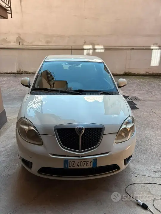 Lancia Ypsilon