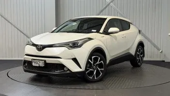 Toyota C-Hr 2017 photo 2