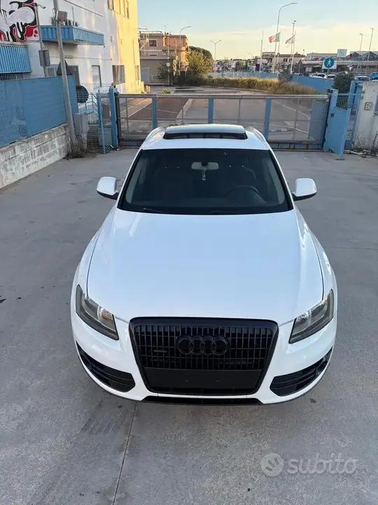 Audi Q5 2011 photo 2