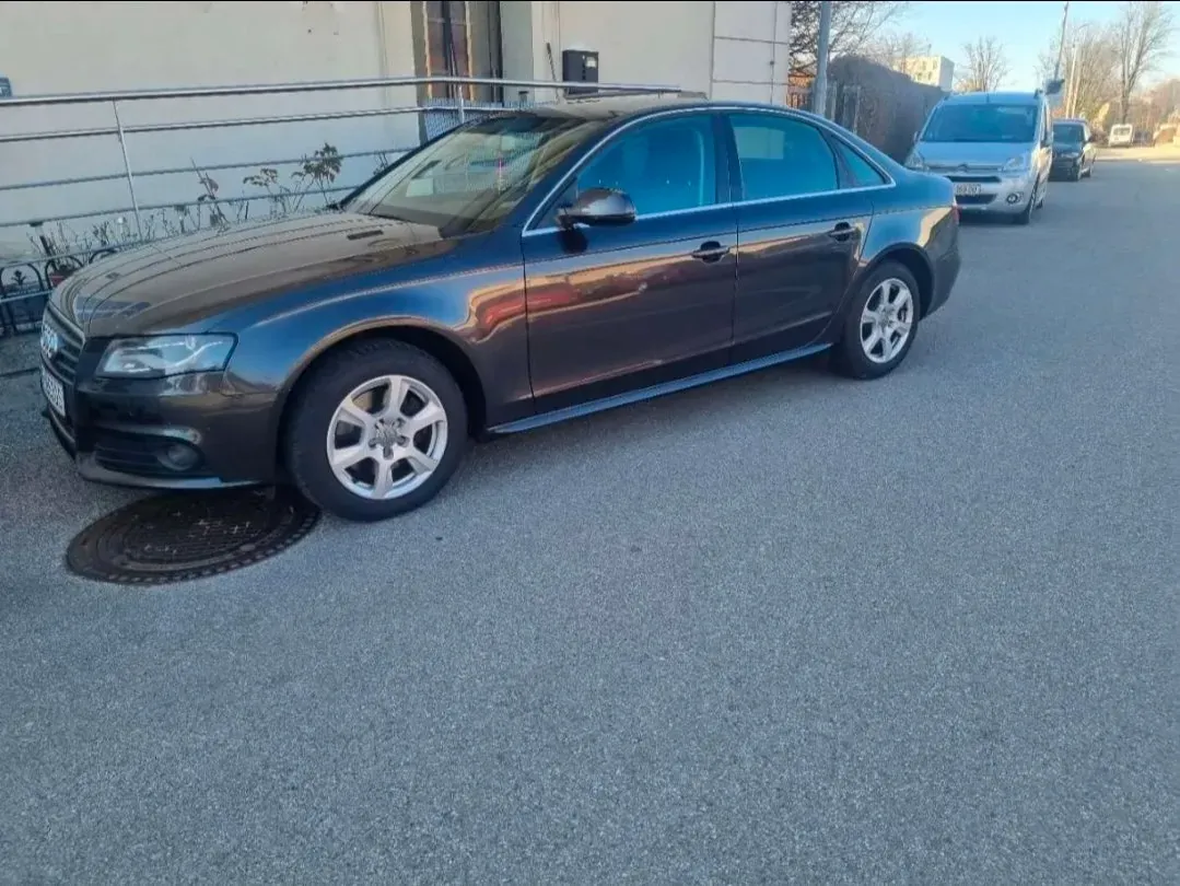 Audi A4 2010 photo 3