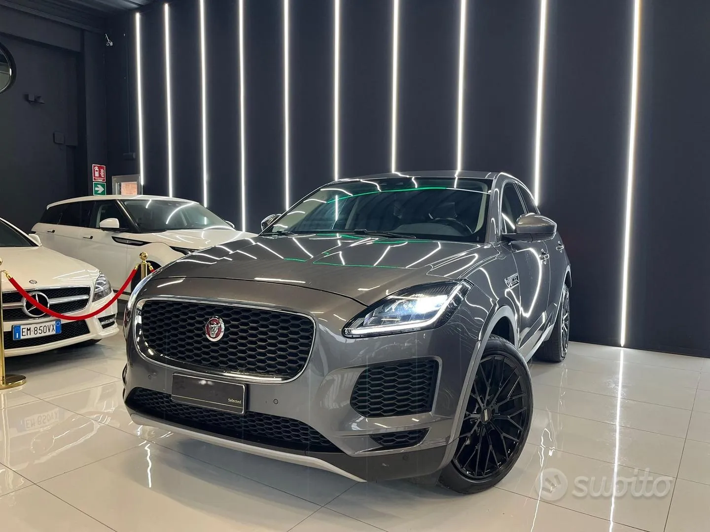 Jaguar E-Pace 2018 photo 3