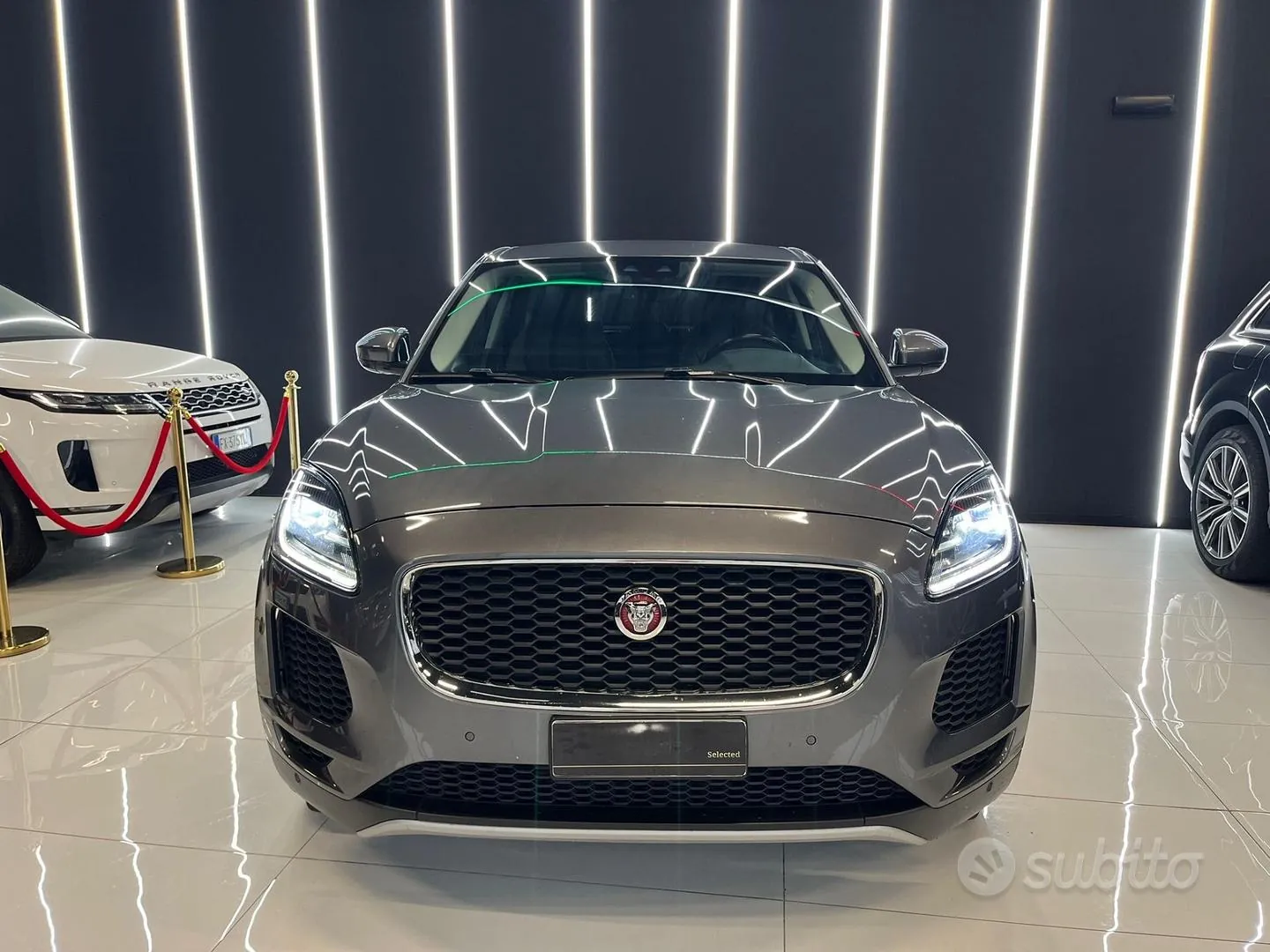 Jaguar E-Pace 2018 photo 2