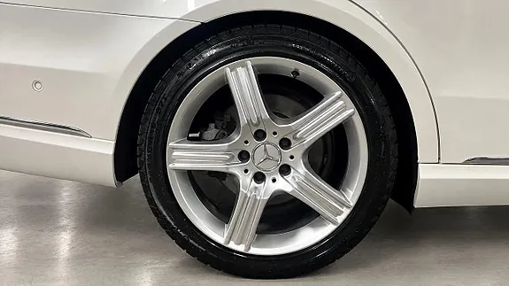 Mercedes-Benz E220 2014 photo 4