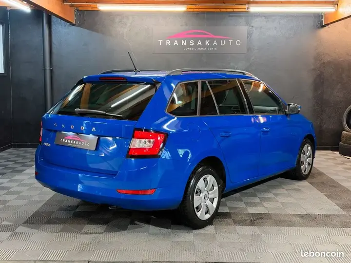 Skoda Fabia 2022 photo 3