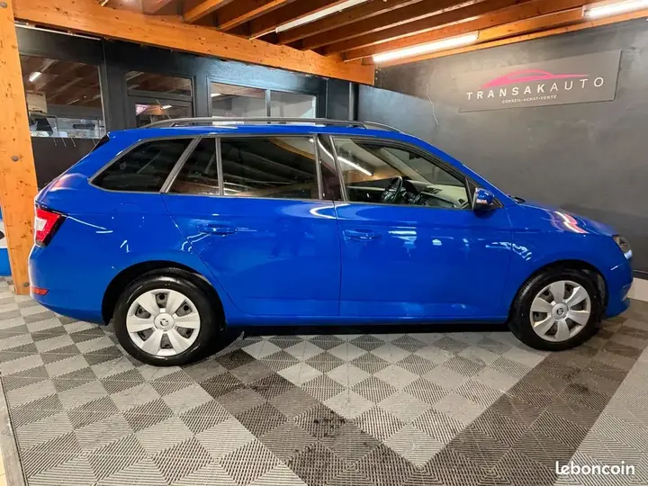 Skoda Fabia 2022 photo 4