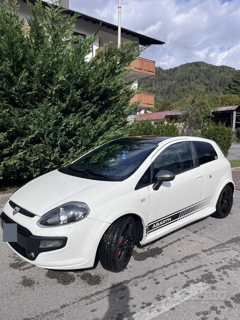 Fiat Punto Evo 2011 photo 2