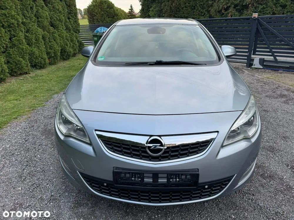 Opel Astra 2012 photo 5