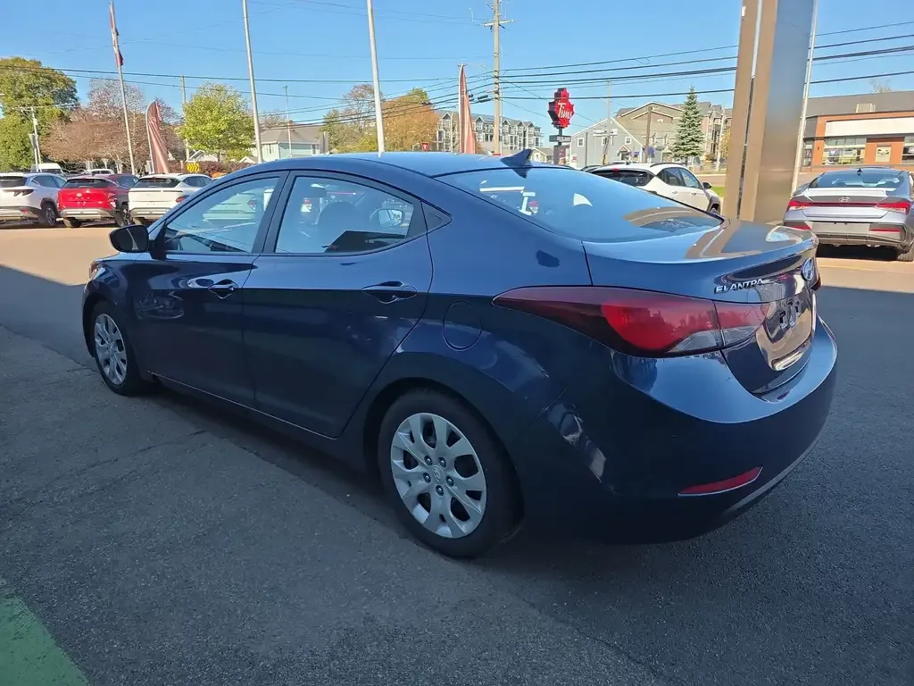 Hyundai Elantra 2015 photo 5